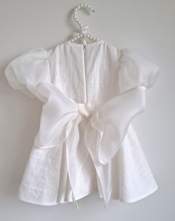 Lininė suknelė SMILGA su organzos rankovėmis ir kaspinu