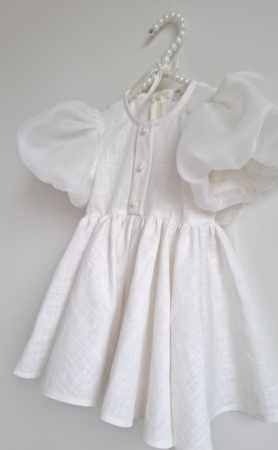 Lininė suknelė SMILGA su organzos rankovėmis ir kaspinu