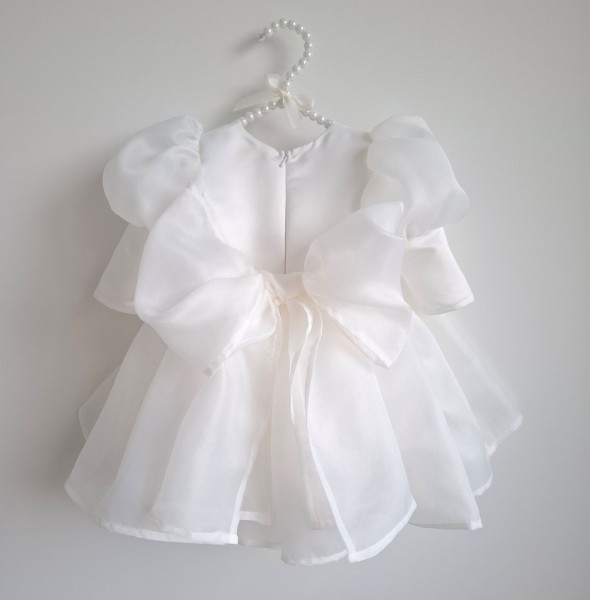 Organzos suknelė AIRA su kaspinu ilgomis rankovėmis