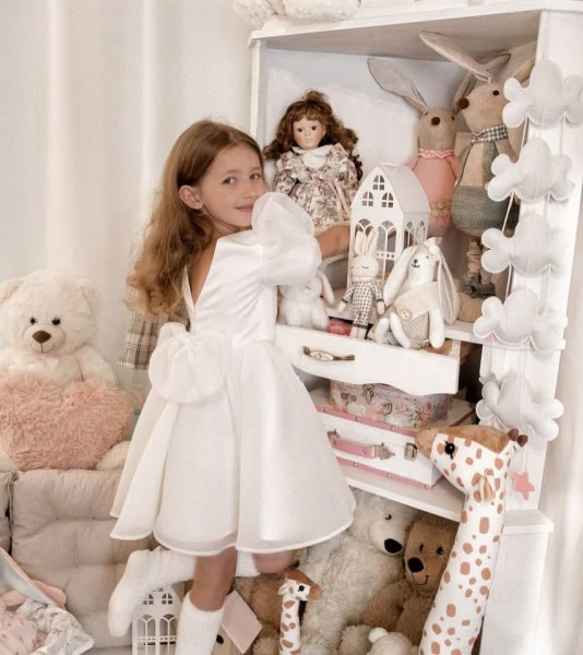 Organzos suknelė ARIELĖ su kaspinu